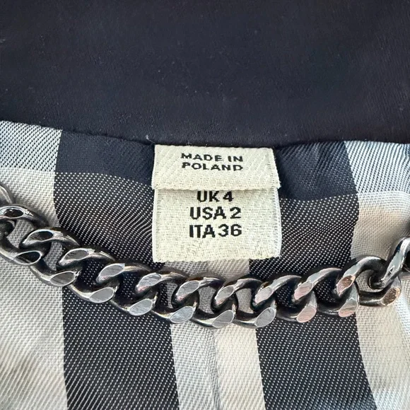 Burberry black Double-Breasted Trench Coat - Picture 3 of 13